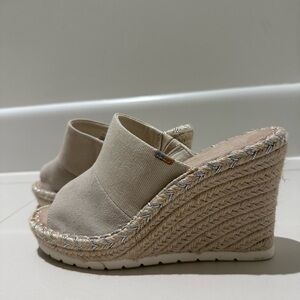 Toms Beige Wedges